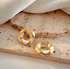 Boucles d’Oreilles Petite Créole en Cuivre Doré et Blanc – Élégance Lumineuse – Écrin Offert "Riviera" - Mara Bijoux