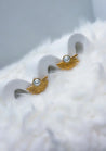 Boucles d’Oreilles Demi-Soleil Doré & Perle Blanche Nacrée – Acier Inoxydable "Leyna" - Mara Bijoux