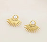 Boucles Soleil Doré & Perle Blanche – Acier Inoxydable "Maya" - Mara Bijoux