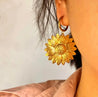 Boucles d’Oreilles Pendantes en Acier Inoxydable Doré en Forme de Tournesol – Élégance Naturelle – Écrin Offert "Tournesol" - Mara Bijoux