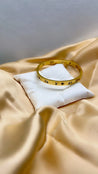 Bracelet Jonc Doré – Zircons & Chiffres Romains – Acier Inoxydable + Écrin Offert "Crown" - Mara Bijoux