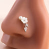 Piercing Nez Fleur Argentée – Perle Nacrée & Strass – Acier Inoxydable, Tige en L + Écrin Offert "Carissa Argenté" - Mara Bijoux